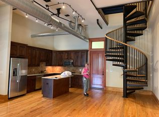 2800 S Grand Blvd APT 302, Saint Louis, MO 63118