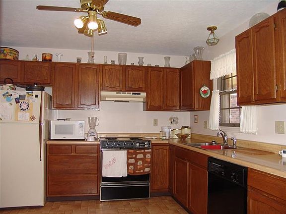 3rd image of 1158 Cymar Dr E