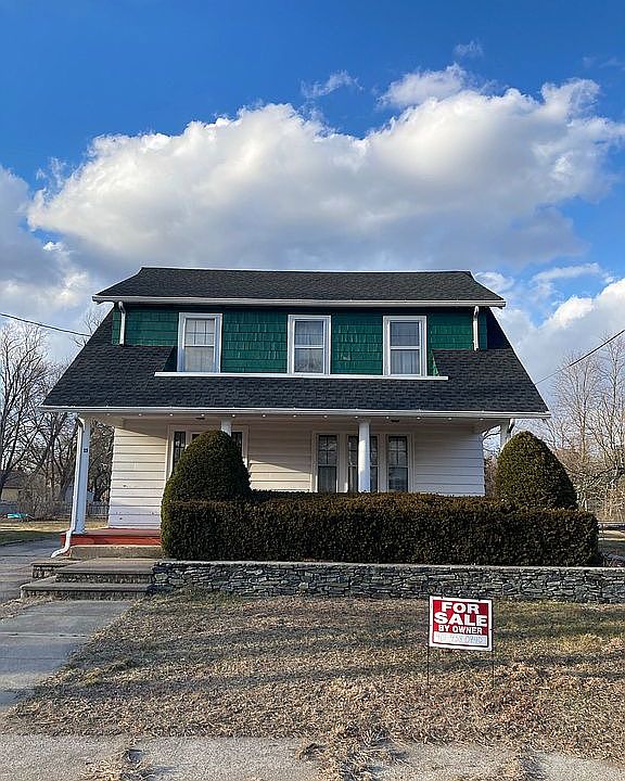 1st image of 15 Enfield Dr