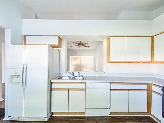 4th image of 12108 Goldenstar Ln