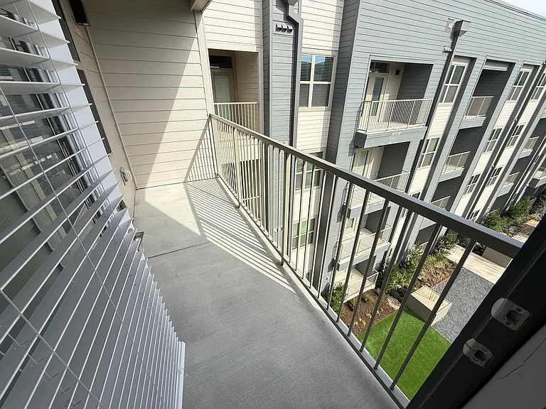 Pearce Ln — Photo 12