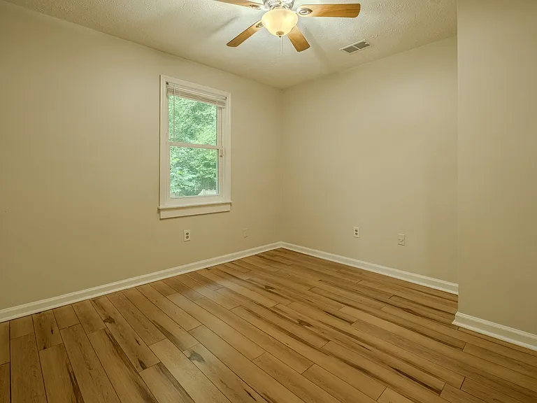 1180 Whit Davis Rd — Photo 13