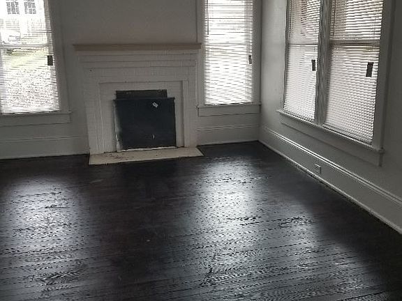 3rd image of 436 S Tradd St