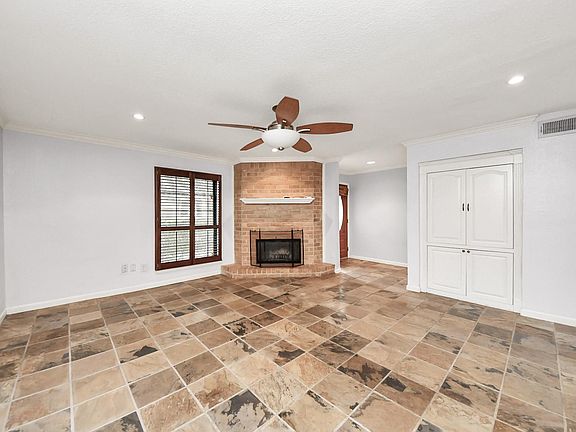 4th image of 2588 Bering Dr