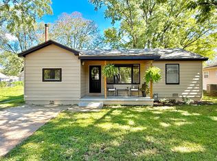 1424 S Evergreen Ave, Chanute, KS 66720