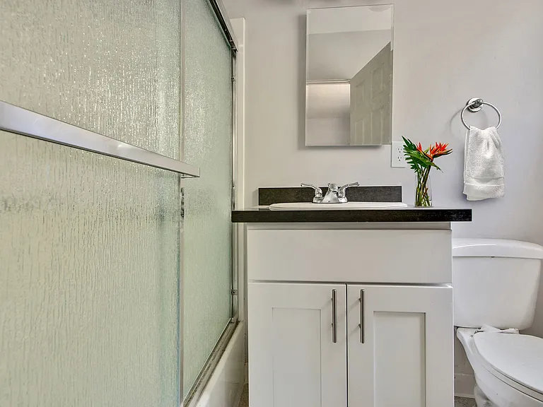 Levering Apartments — Photo 28