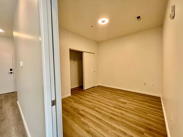 725 W Pratt St. — Photo 114