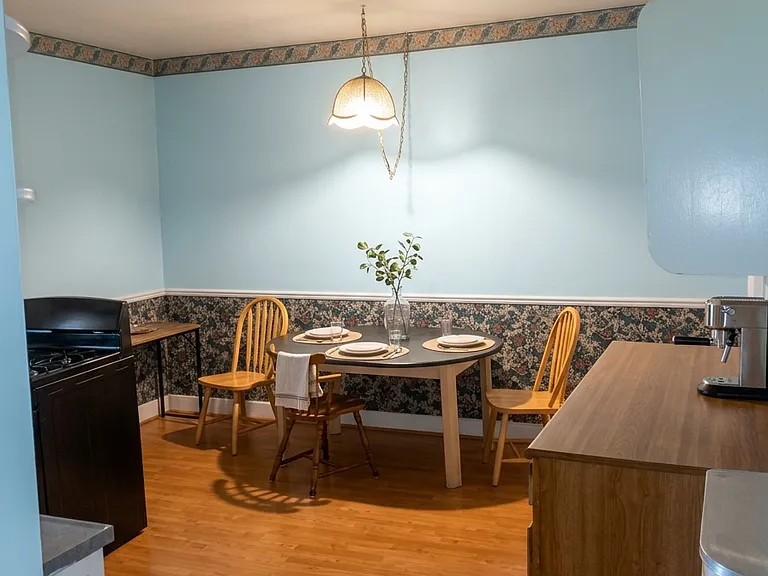 1808 Brownsville Rd #1 — Photo 4
