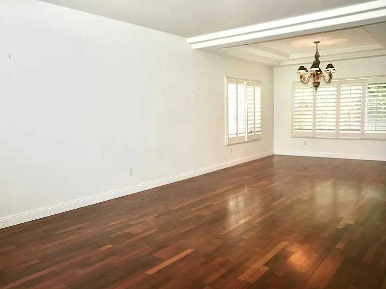 1251 Village View Rd — Photo 3