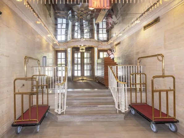 101 West 55th Street image 6 of 15