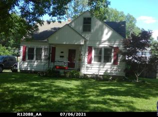 1124 SW Collins Ave, Topeka, KS 66604