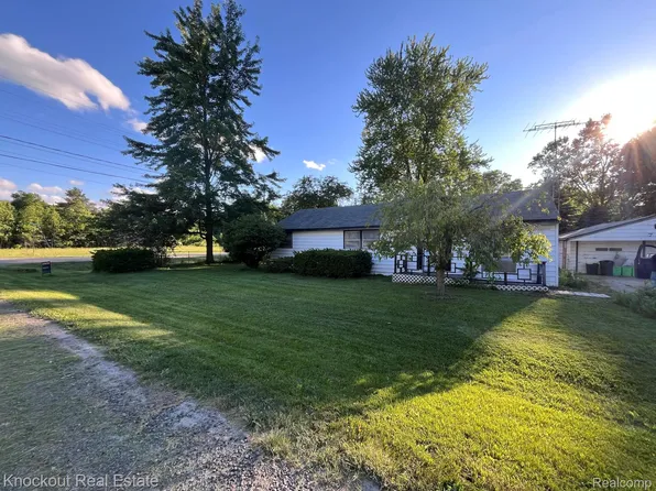 7151 Estrelle Ave, Mount Morris, MI 48458