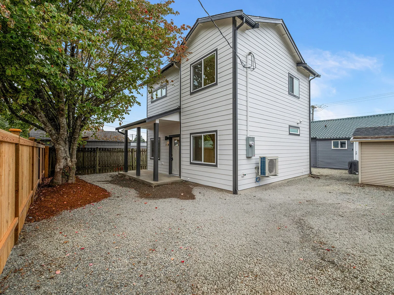 3 bed, 1100 sqft, $3,000 — Photo 2