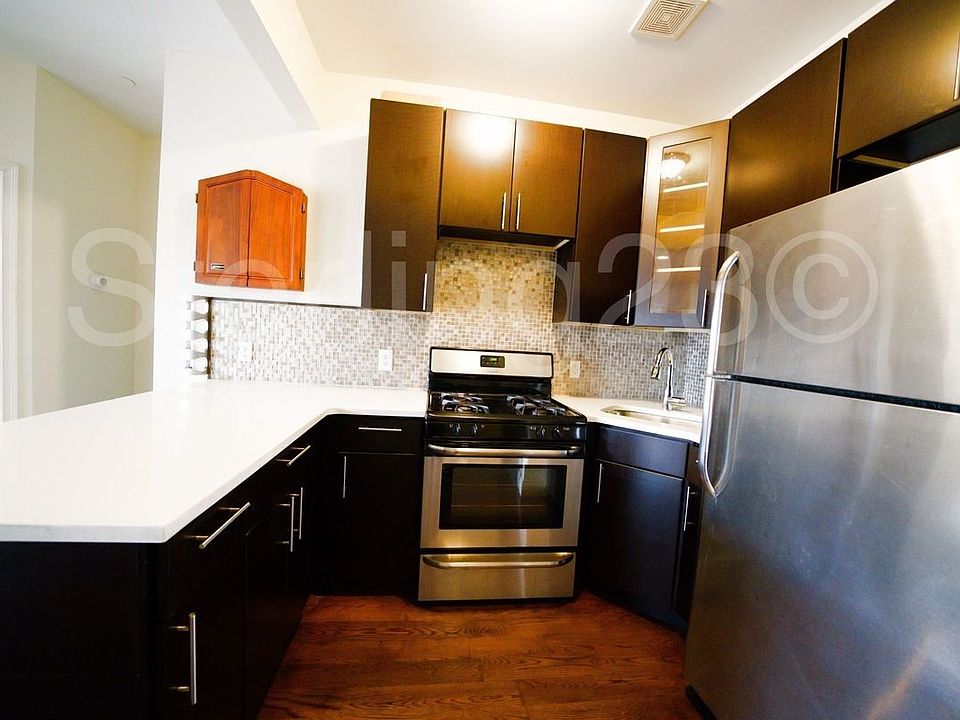 1st image of 3088 36th St APT 3R