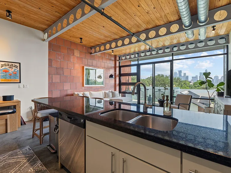 1401 Eva St #402 — Photo 2