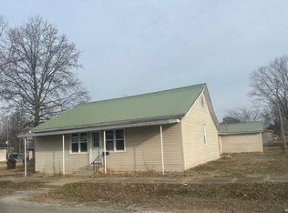 307 E Parker St, Pinckneyville, IL 62274