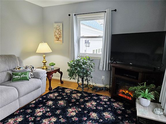 5th image of 38 Shadmore Dr