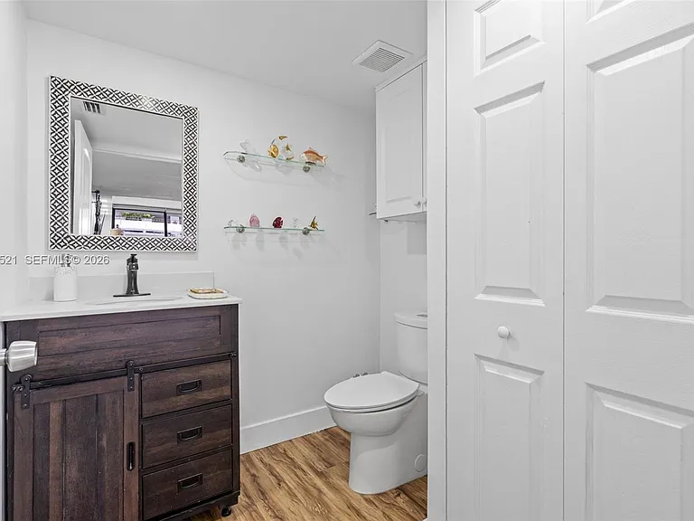 13953 Kendale Lakes Cir #608B — Photo 17