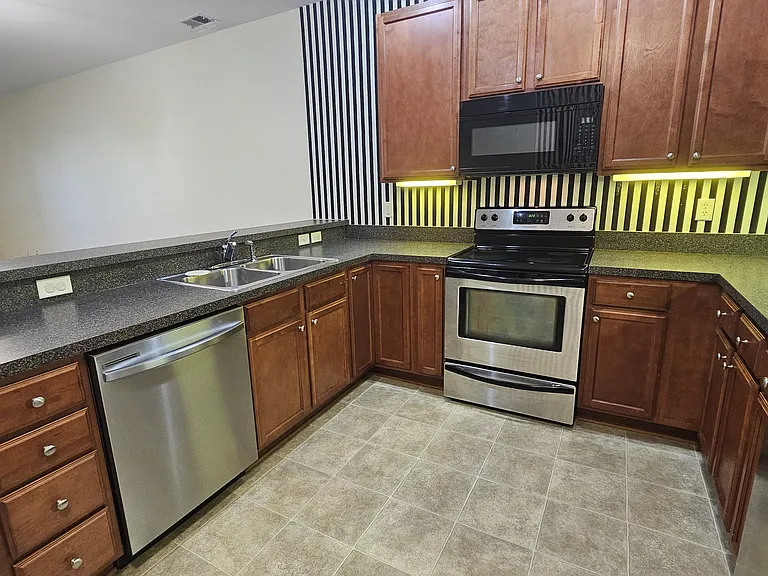 5304 Warminster Dr #203 — Photo 4