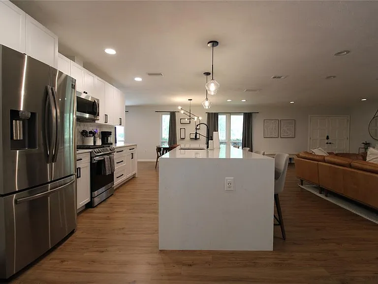 3745 SW 6th Pl — Photo 12