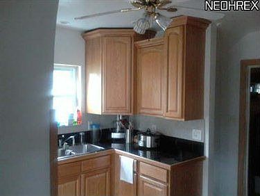 3rd image of 2384 Pelton Ave