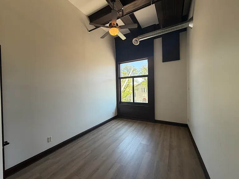 400 N Main St #330 — Photo 7