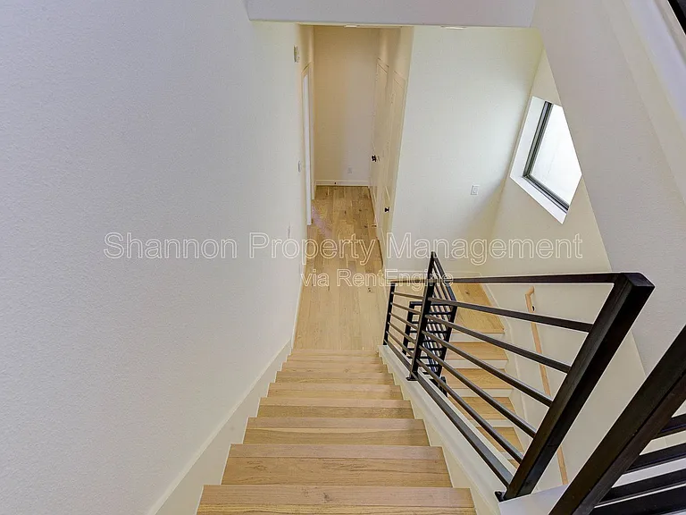 1803 Dunlavy St — Photo 21