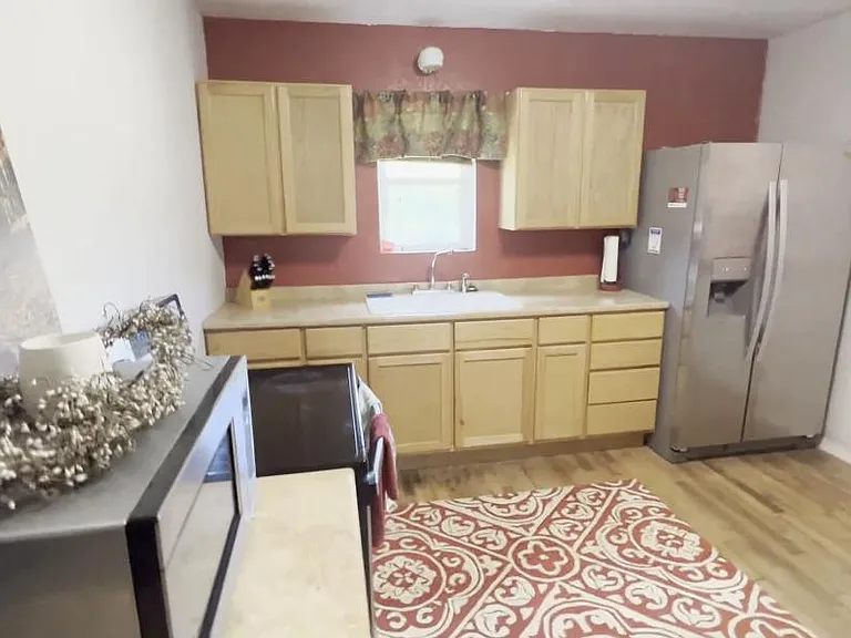 2104 S Oak Ave — Photo 6