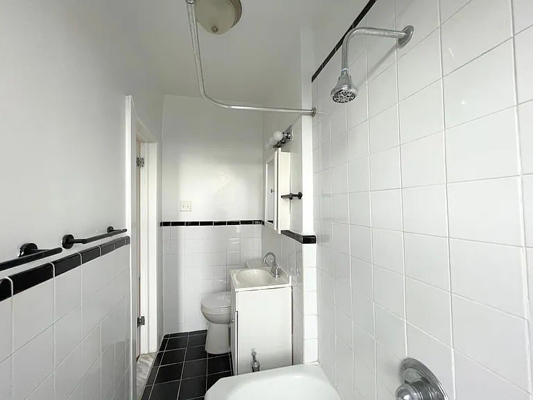 239 Ocean Ave #6L — Photo 13