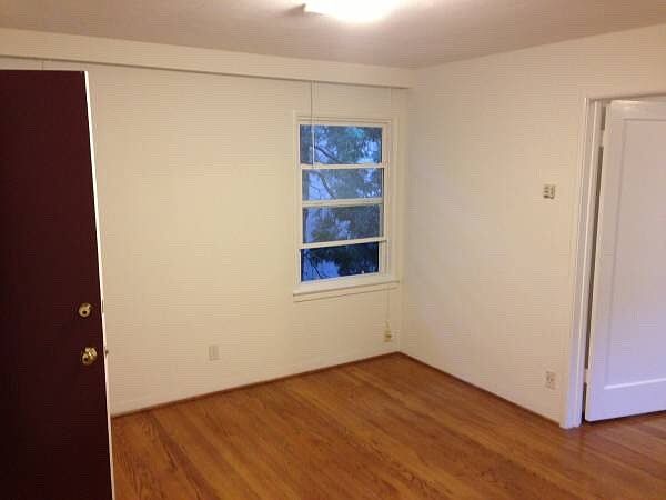 1st image of 709 Elizabeth Ln