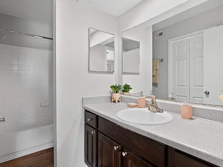 Landmark at Wynton Pointe Apartment Homes — Photo 17