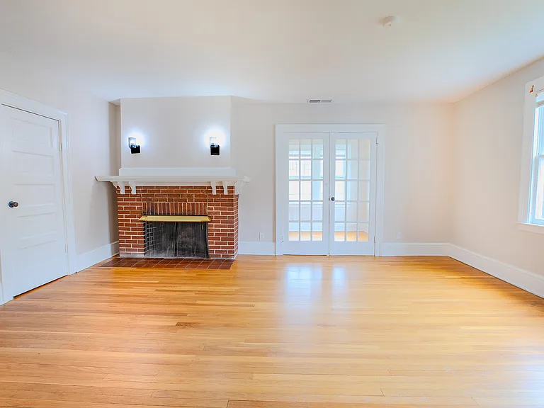 219 Jordan Ln #2 — Photo 7