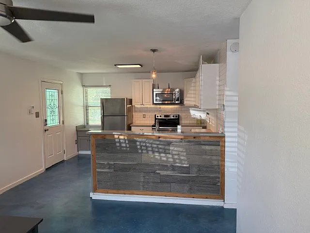 6702 Galindo St — Photo 7
