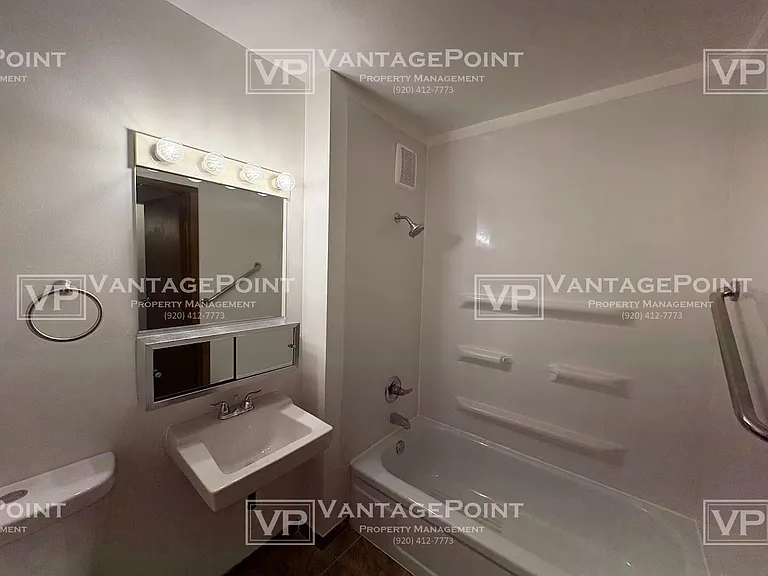 114 Victor St #9 — Photo 11
