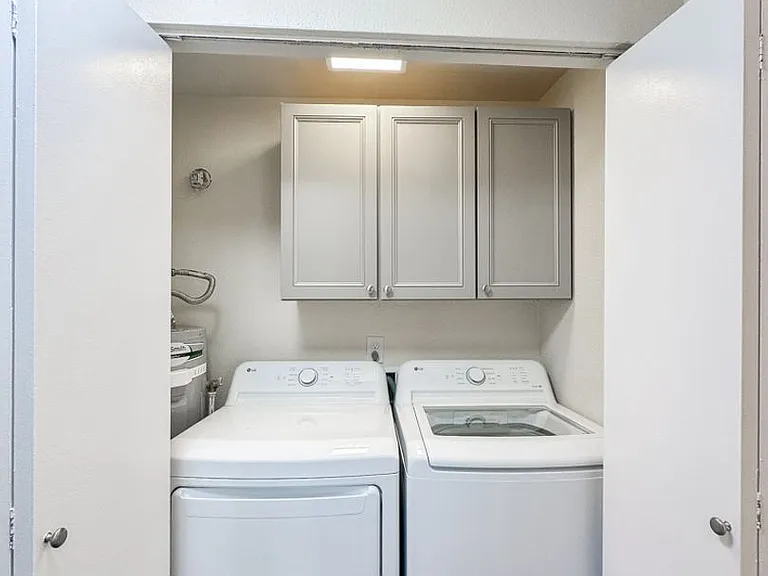 Whitman Park Apartments — Photo 32