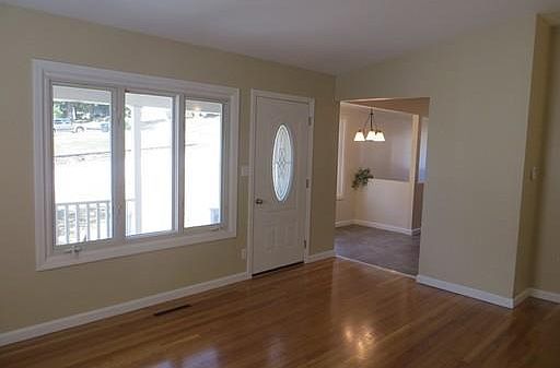 4th image of 78 Glenwood Ave