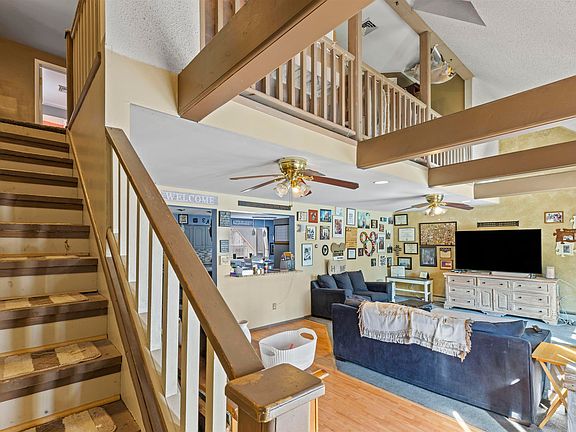 5th image of 101 Holly Ave