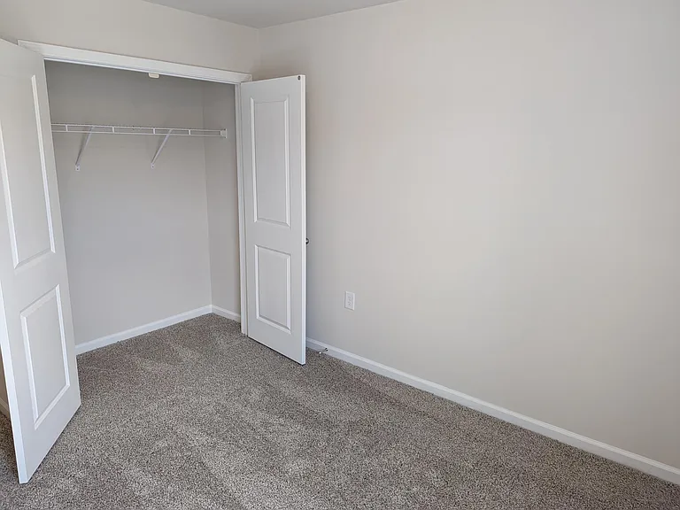 904 Field Ivy Dr — Photo 10