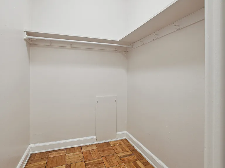 Standard Package - Huge Walk-In Closet