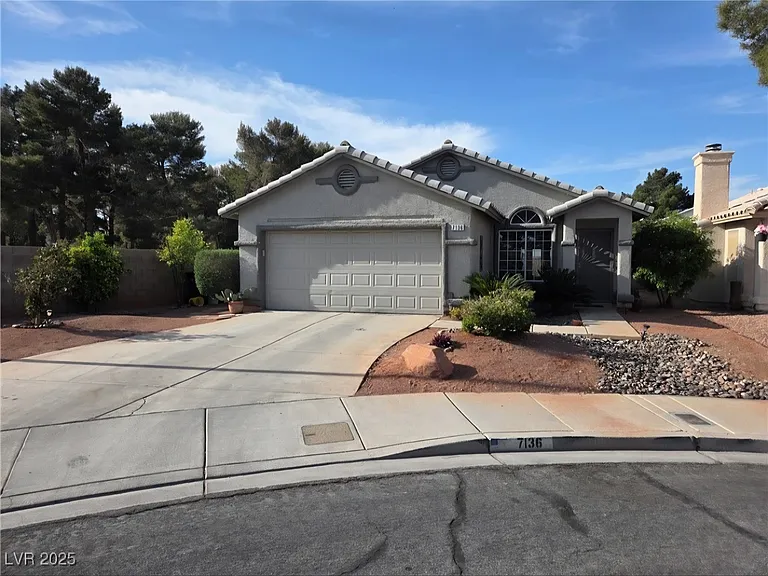7136 Overhill Ave — Photo 2