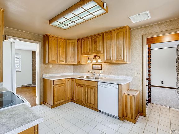 4th image of 7669 Elmwood Ln