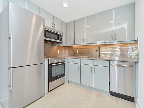 5th image of 306 W 142nd St #A