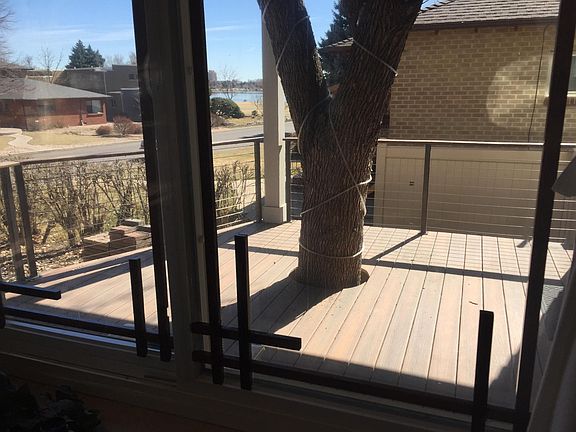 Livingroom lakeview