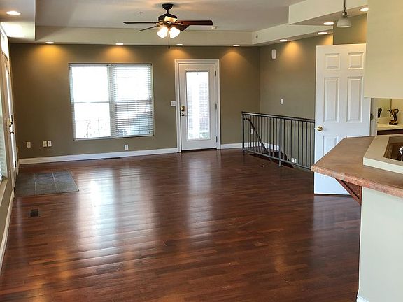 3rd image of 1308 Rosemary Ln #101