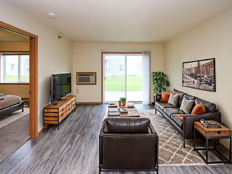 Country Meadows Apartments — Photo 2