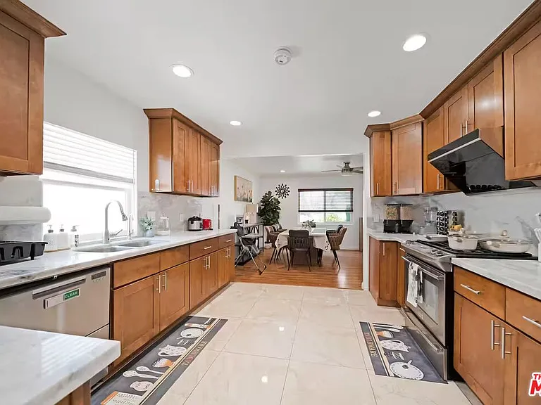 15213 Daphne Ave — Photo 7