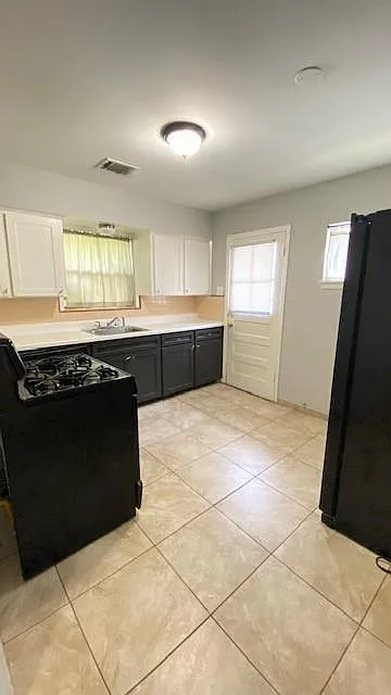 2 bed, 1.0 bath, 720 sqft, $1,750 — Photo 4