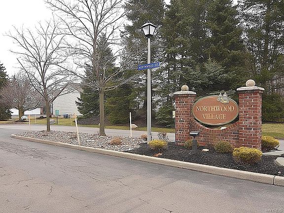 3rd image of 66 Northwood Dr