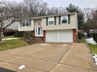 6133 Chatham Dr, Aliquippa, PA 15001