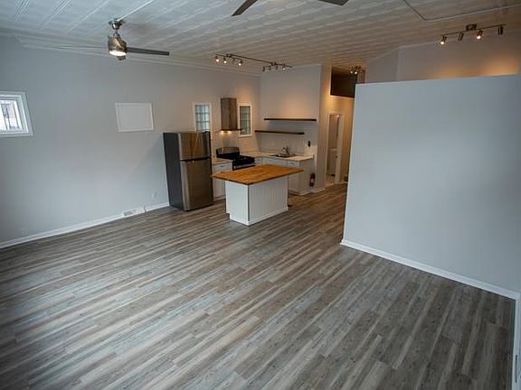 4th image of 124 Grote St